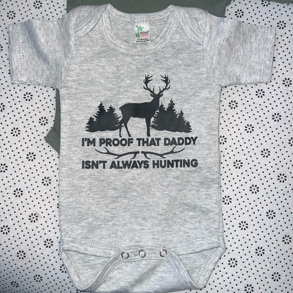 🛍CUTE Little BABIES ONESIES SIZE 0-3 MONTHS 🛍 - Picture 2 of 7